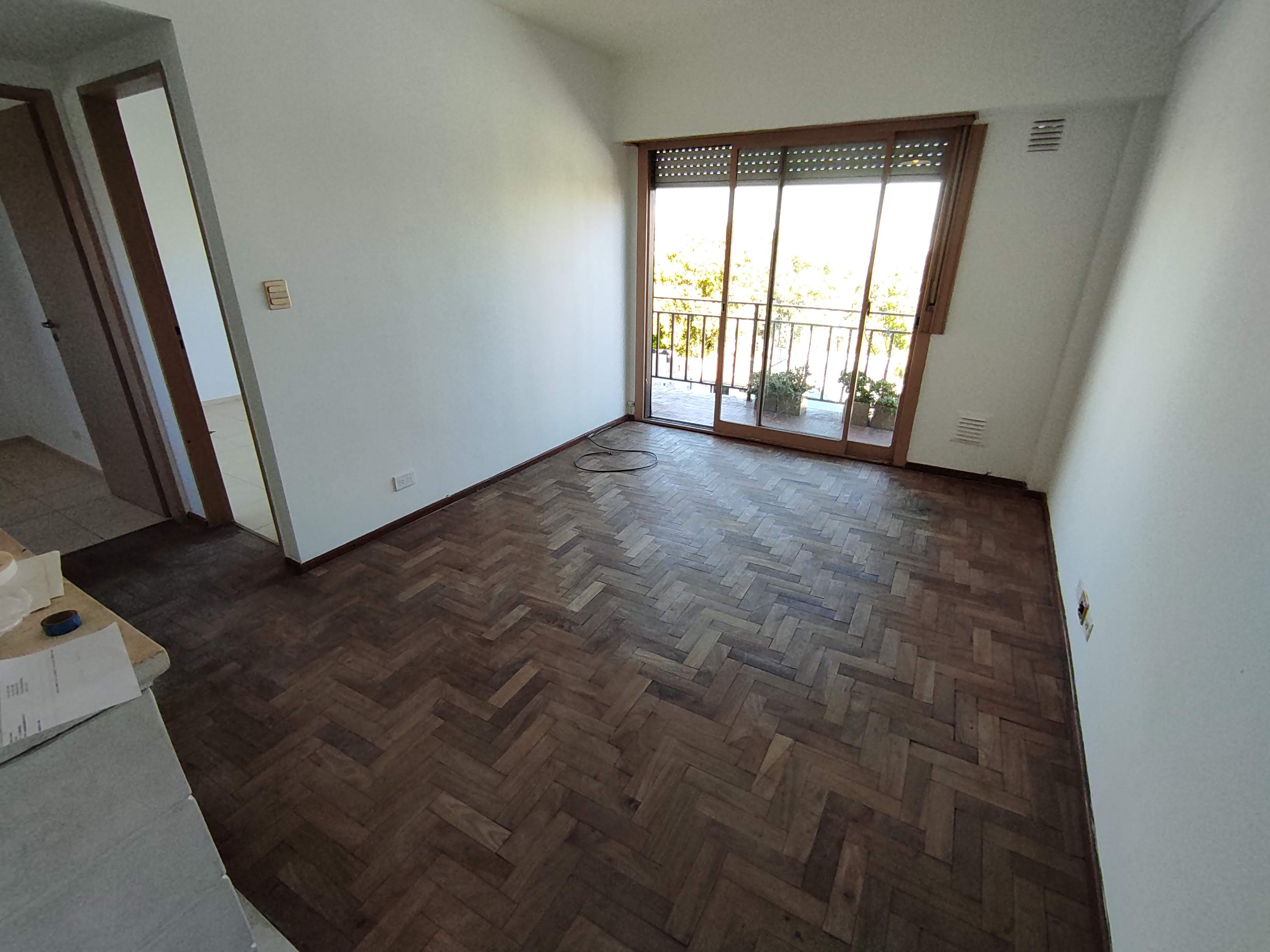Departamento de 3 ambientes en  Alquiler en Almagro. QUITO al 3800. Imagen 1