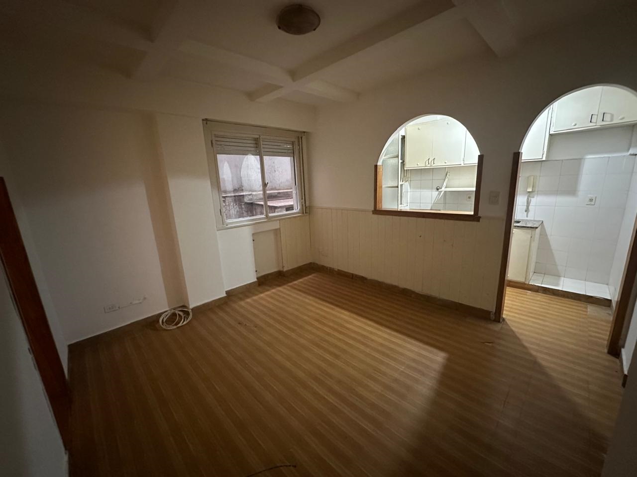 DEPARTAMENTO. 2 ambientes.  VENTA. Almagro. YATAY al 700