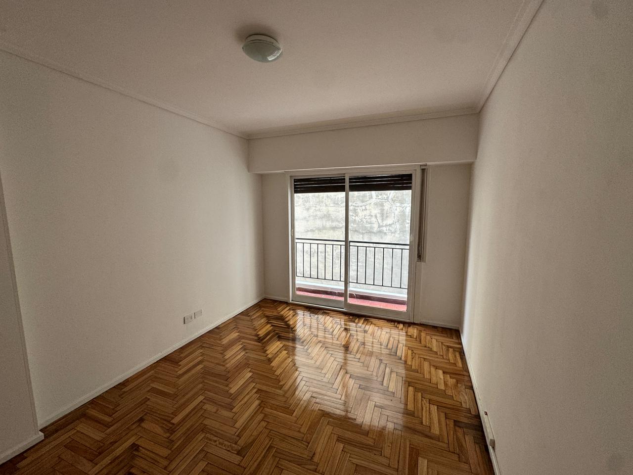 Departamento de 2 ambientes en  Alquiler en Parque Centenario. LUIS MARIA DRAGO al 100. Imagen 1