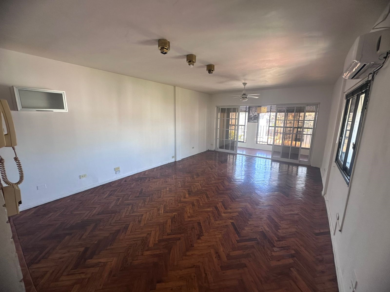 Departamento de 1 ambiente en  Venta en Abasto. AGUERO al 800. Imagen 1