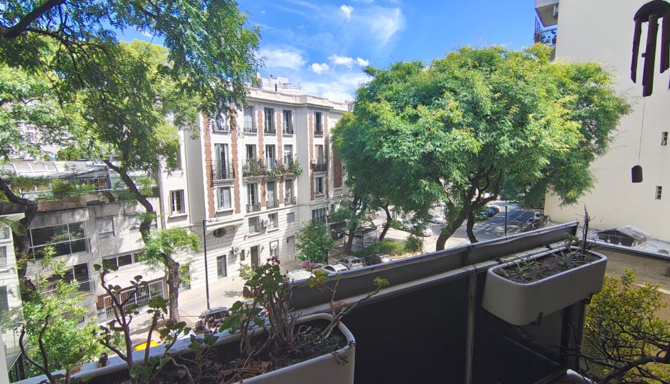 Departamento de 4 ambientes en  Venta en Parque Centenario. WARNES al 0. Imagen 1