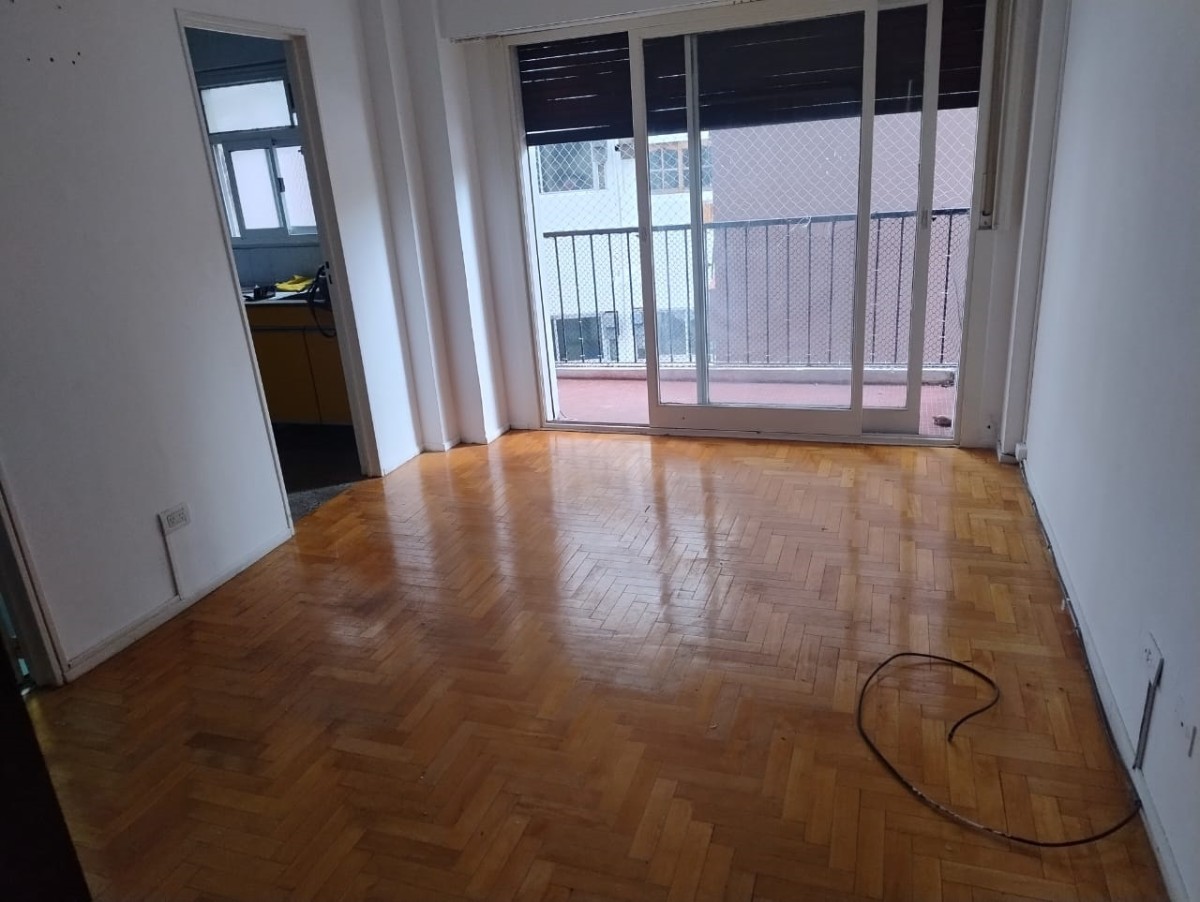 Departamento de 1 ambiente en  Alquiler en Almagro. RIVADAVIA al 3400. Imagen 1