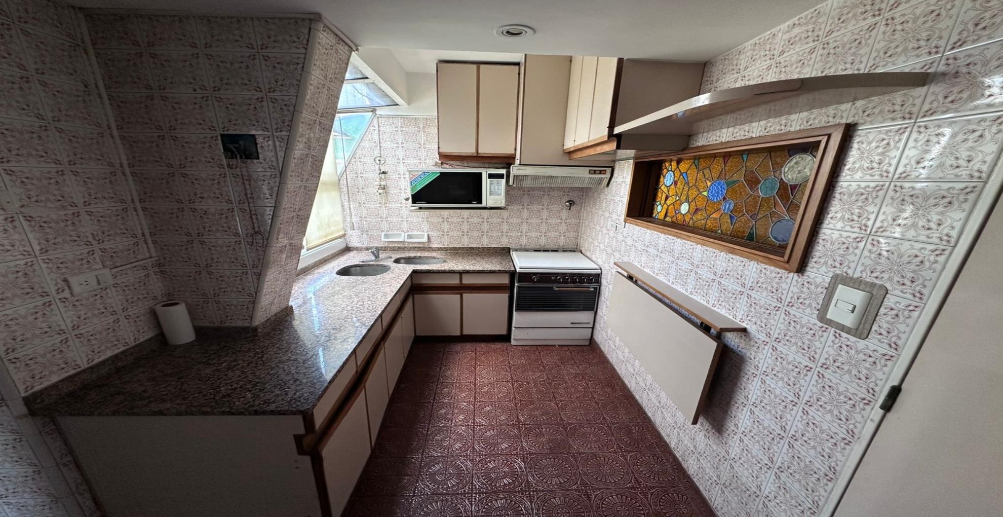 Departamento de 4 ambientes en Venta en Parque centenario
