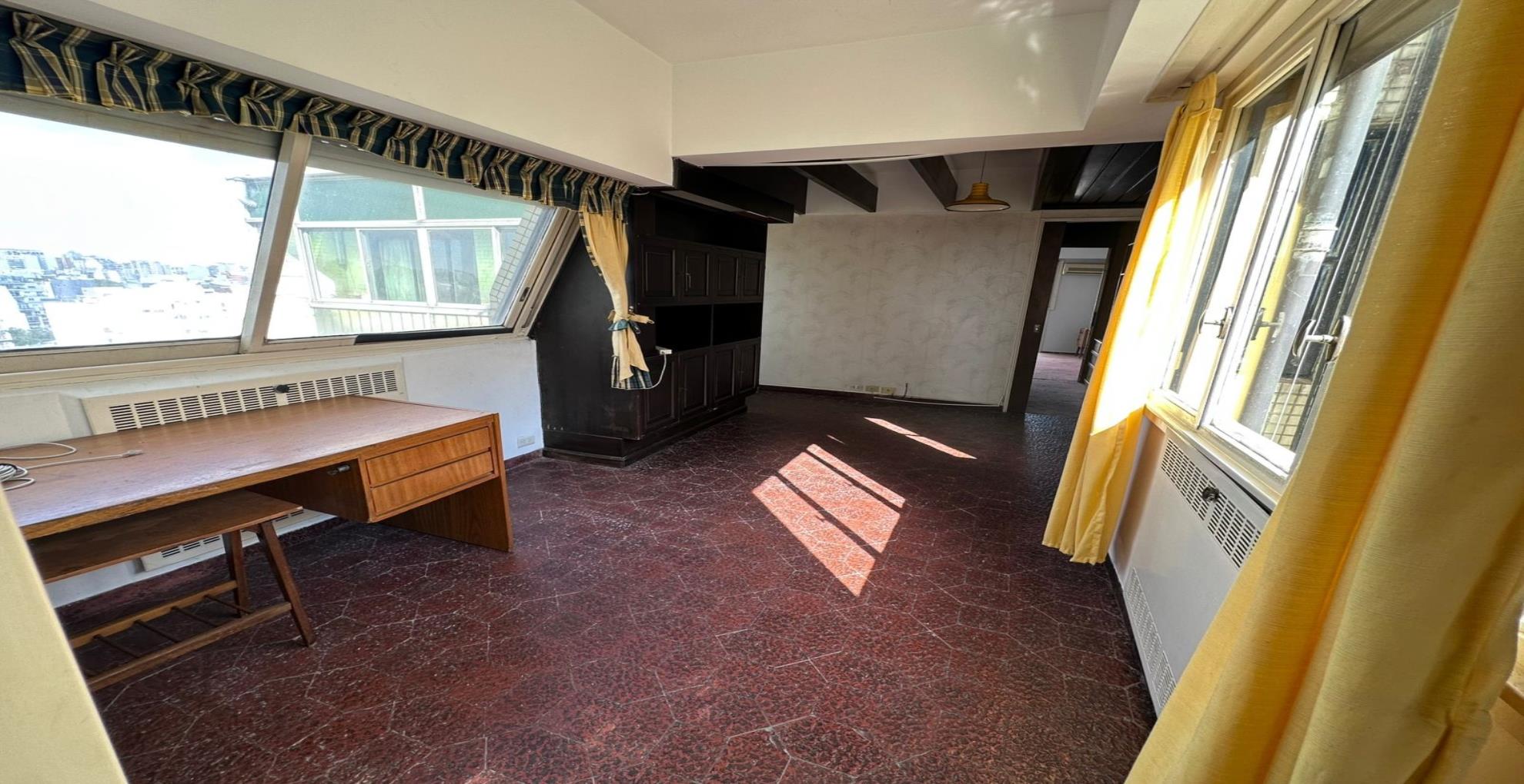 Departamento de 4 ambientes en Venta en Parque centenario