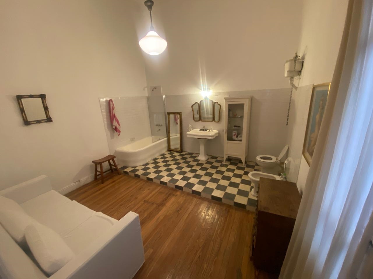 Depto.tipo casa de 4 ambientes en Venta en Parque centenario
