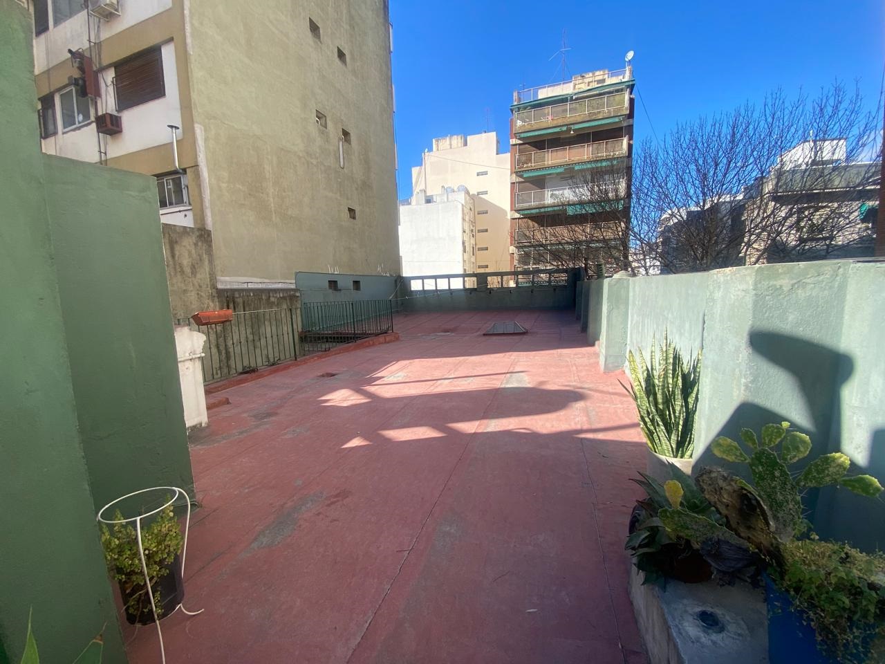 Depto.tipo casa de 4 ambientes en Venta en Parque centenario