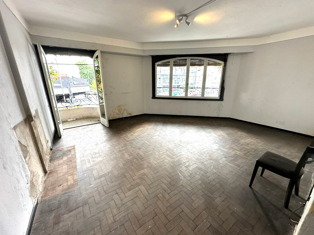 Depto.tipo casa de 5 ambientes en  Venta en Villa Gral.Mitre. JUSTO JUAN B al 5200. Imagen 1