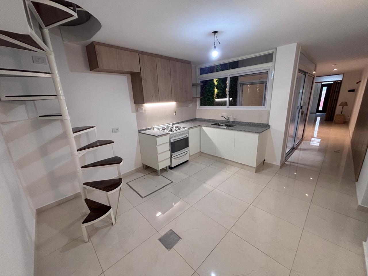 Depto.tipo casa de 4 ambientes en  Alquiler en Palermo. PARAGUAY al 4200. Imagen 1