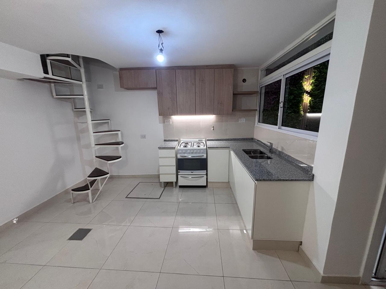 Depto.tipo casa de 4 ambientes en Alquiler en Palermo