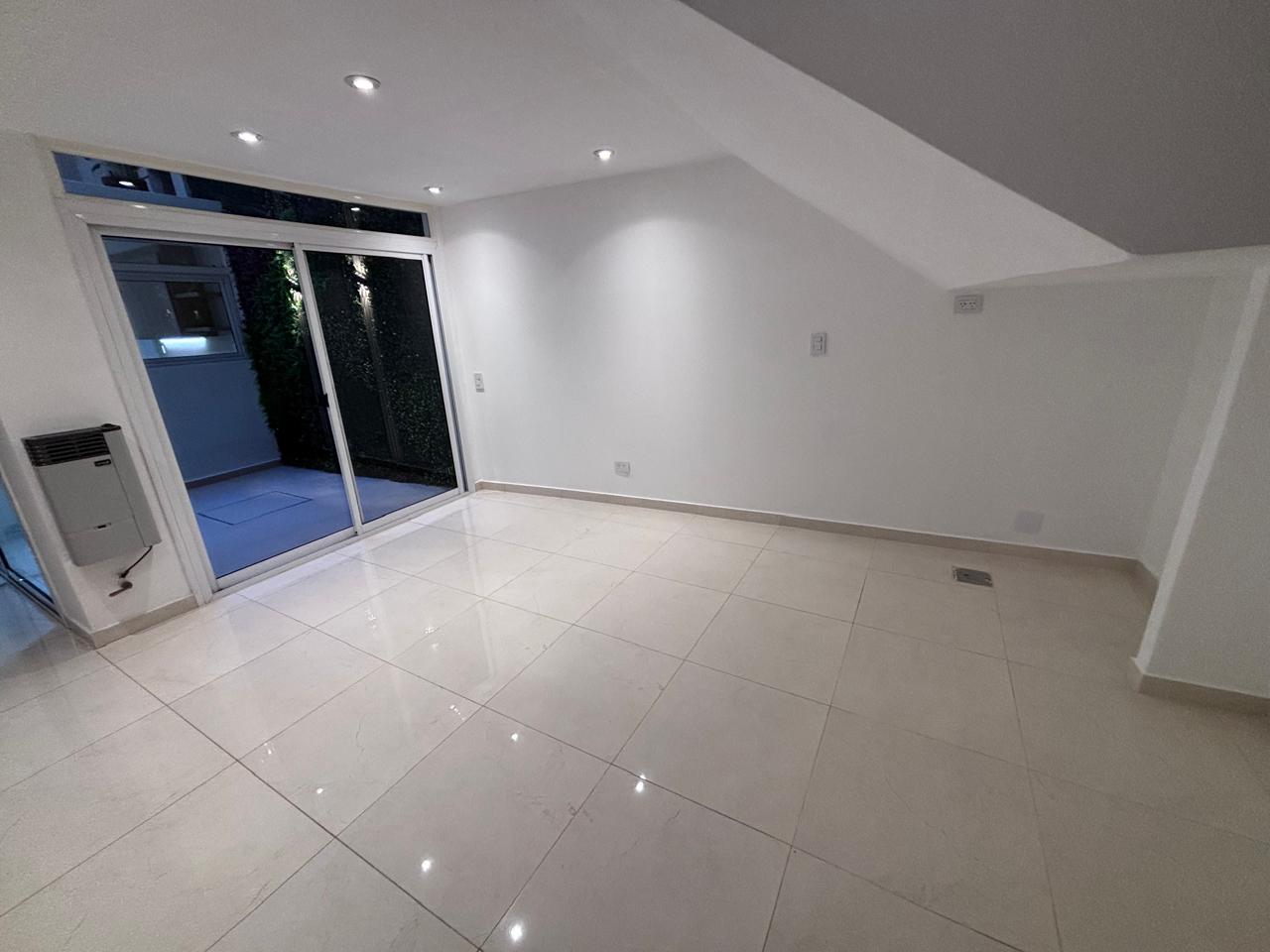 Depto.tipo casa de 4 ambientes en Alquiler en Palermo