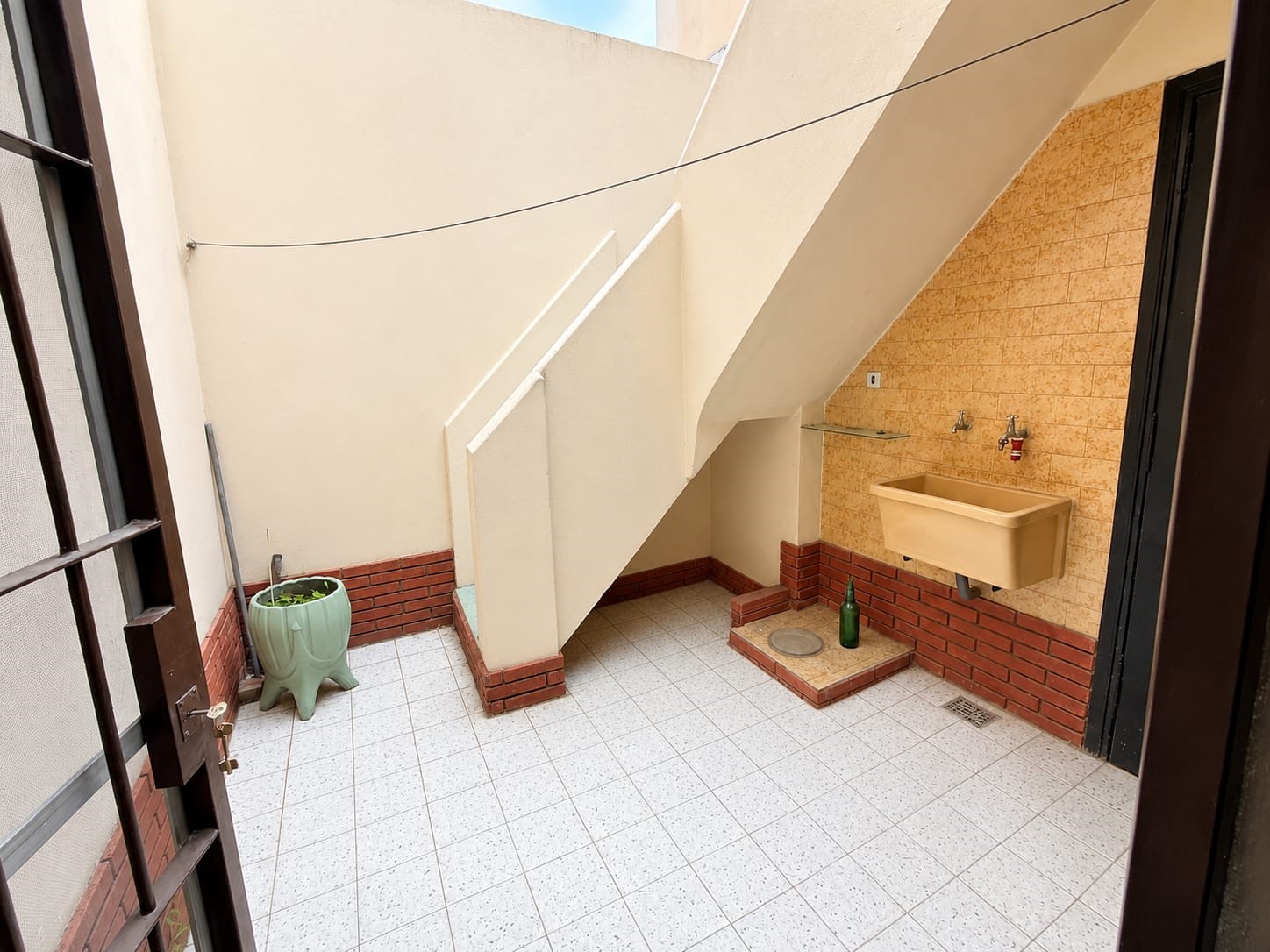 Depto.tipo casa de 3 ambientes en Venta en Flores