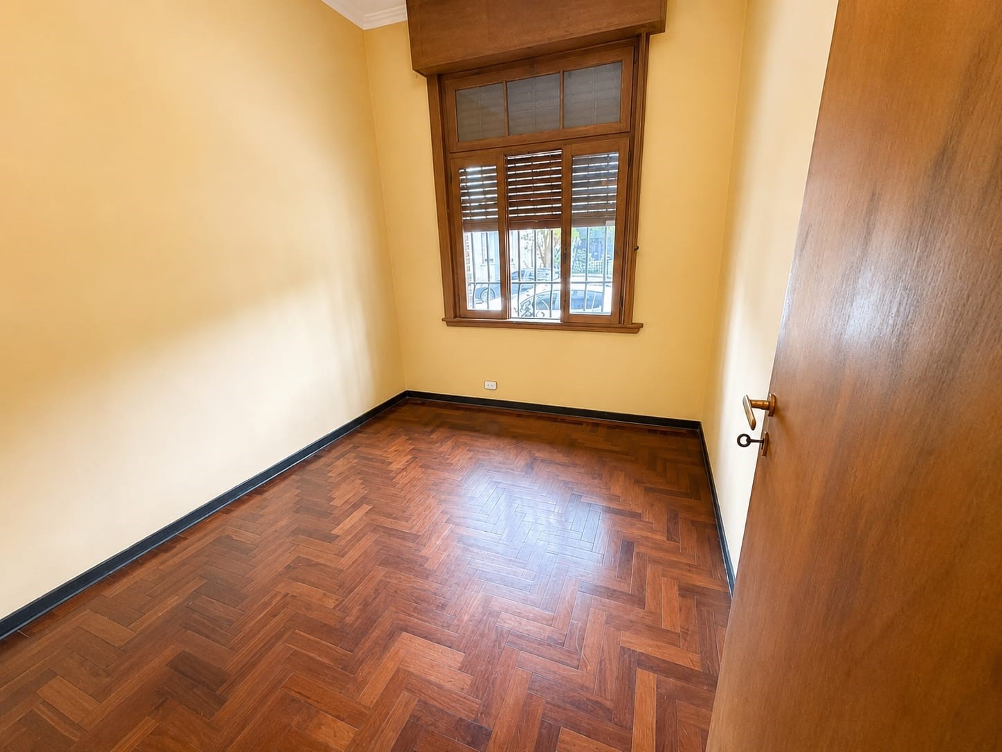 Depto.tipo casa de 3 ambientes en Venta en Flores