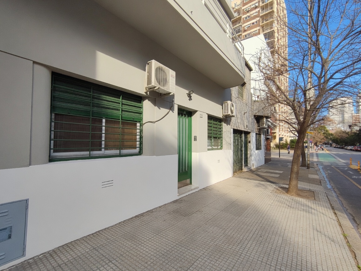 Depto.tipo casa de 4 ambientes en  Venta en Caballito. FELIPE VALLESE al 300. Imagen 1