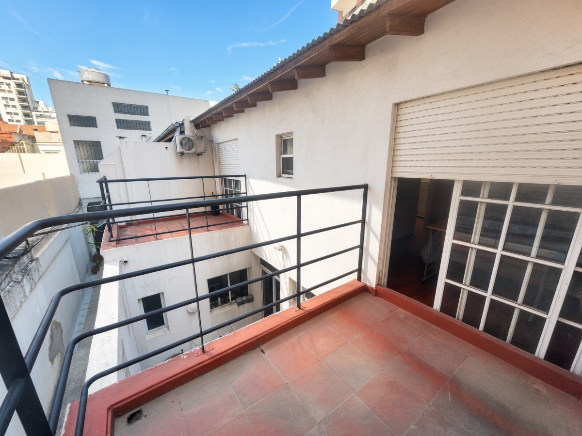 Depto.tipo casa de 3 ambientes en Venta en Caballito