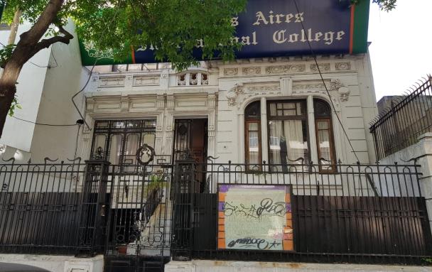 Casa de 8 ambientes en  Alquiler en Belgrano. CIUDAD DE LA PAZ al 100. Imagen 1