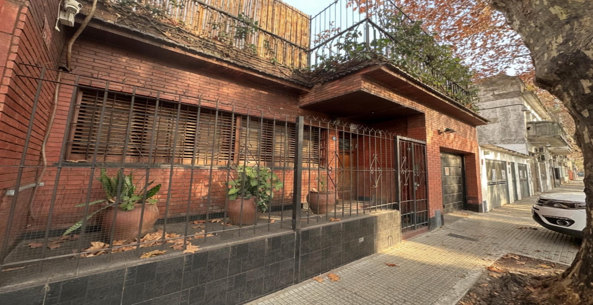 Casa de 4 ambientes en  Venta en Villa Gral.Mitre. ANDRES LAMAS al 1500. Imagen 1