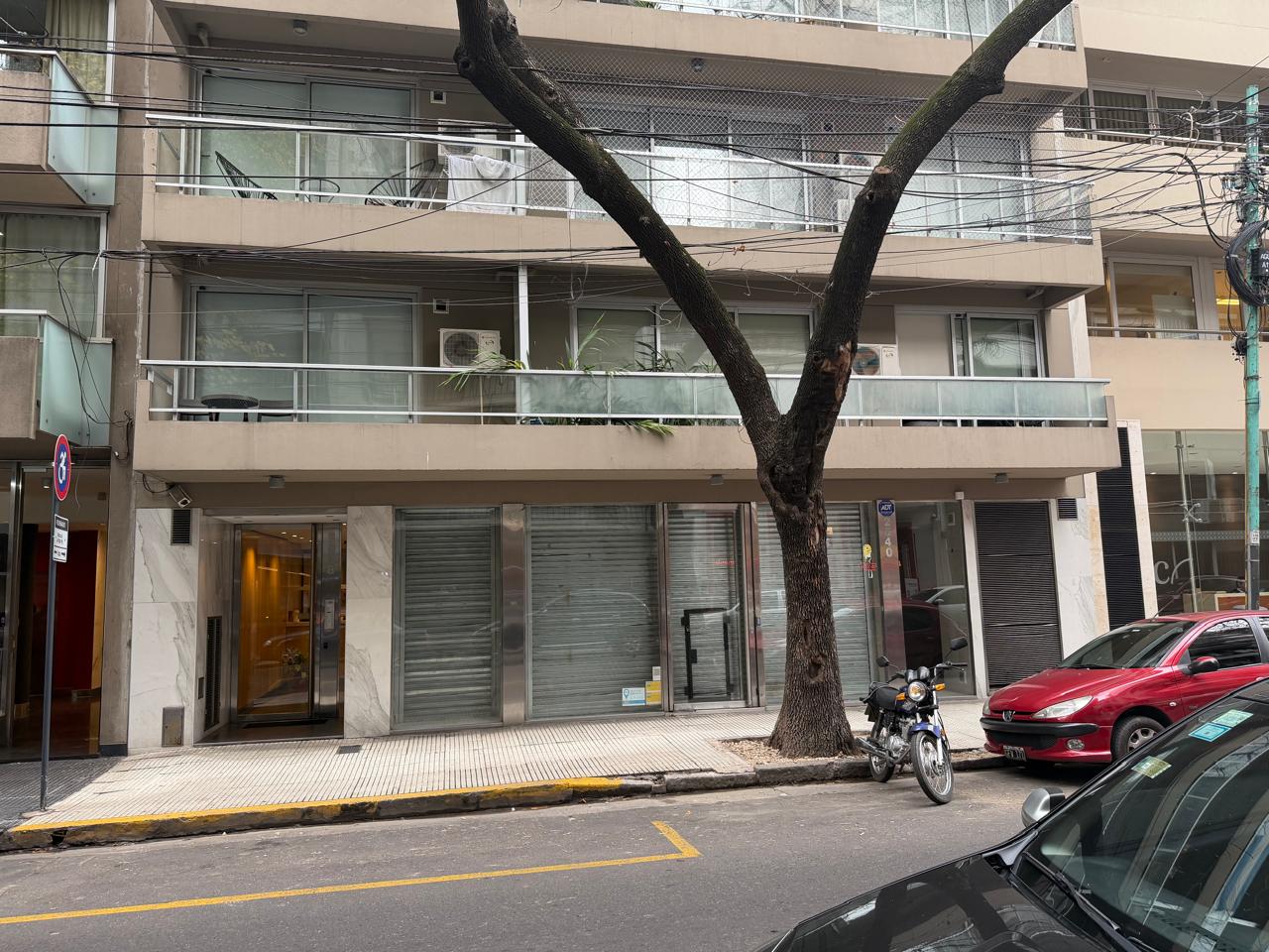 Local de 2 plantas en  Alquiler en Barrio Norte. ARENALES al 2600. Imagen 1