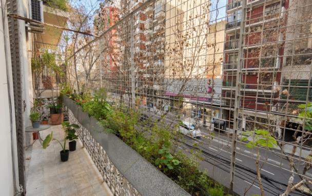Depto.tipo casa de 8 ambientes en  Alquiler en Almagro. CORRIENTES al 3800. Imagen 2