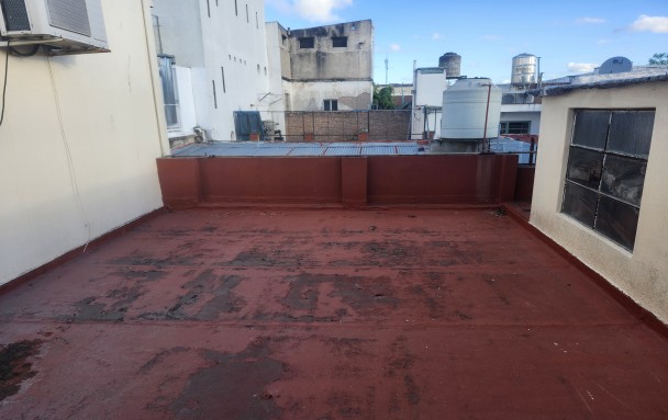 Casa de 7 ambientes en  Venta en Villa Gral.Mitre. GAVILAN al 1900. Imagen 2